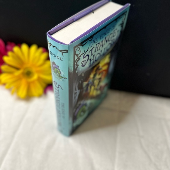 🆕 “The Edge of Strange Hollow” by Gabrielle K. Byrne (2021, Hardcover) - Picture 6 of 7